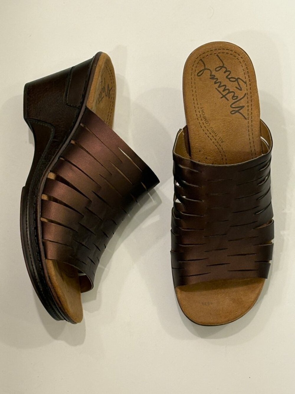 Natural Soul bronze slide wedge sandals, 7.5M